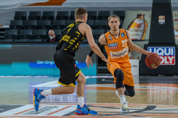 更是对未来 更是对未来