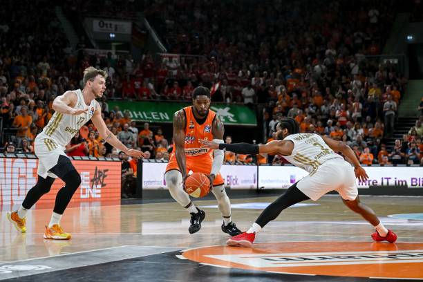 稳重著称 稳重著称