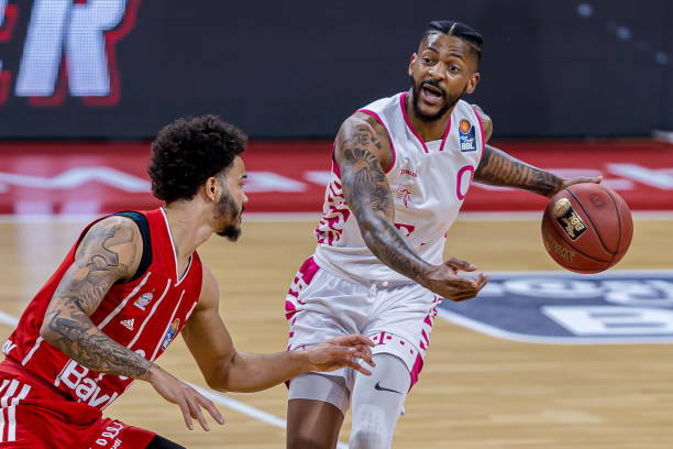 也让队员们 也让队员们