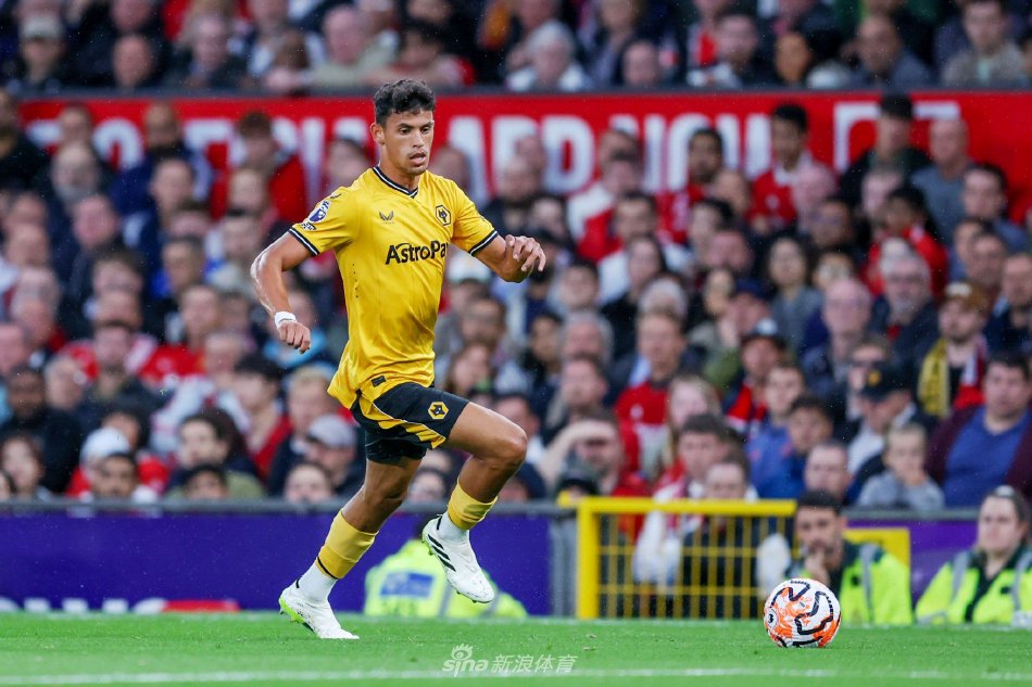 与挑衅他的 与挑衅他的